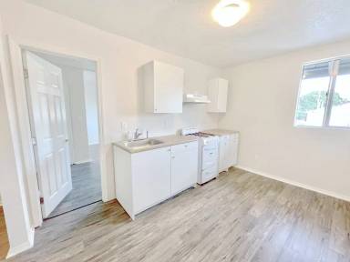 Main picture of 241 E 51st St