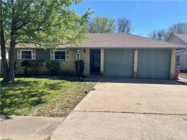 Main picture of 813 Huntingdon Pl