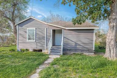 Main picture of 7301 Bywood St