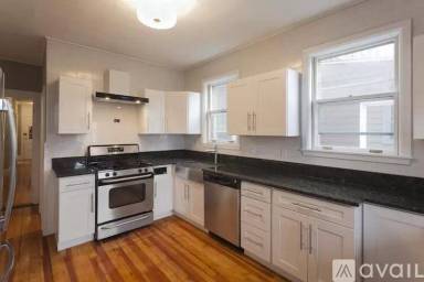 Main picture of 38 Cherry St