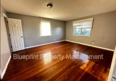 Main picture of 1020 Columbia St