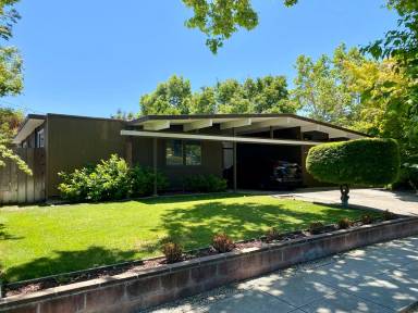 Main picture of 1666 Fairorchard Ave