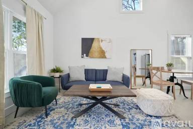 Main picture of 761 Palatine Ave SE