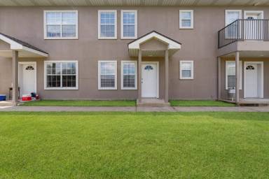 Main picture of 210 Brazos St