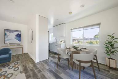 Main picture of 1333 W 36th Pl
