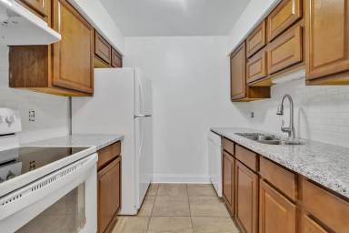 Main picture of 4838 S Semoran Blvd