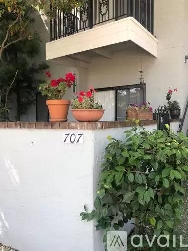 Main picture of 707 Highland Ave