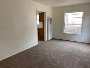 Main picture of 5138 Roswell St