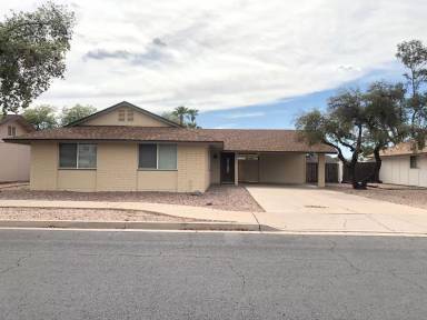 Main picture of 2734 S Longmore