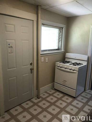 Main picture of 702 W Mullan Ave