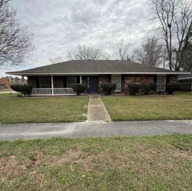 Main picture of 3011 Cavalier Dr