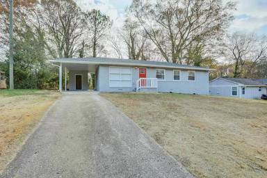 Main picture of 2755 Collier Dr NW