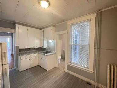 Main picture of 341 Hanover St