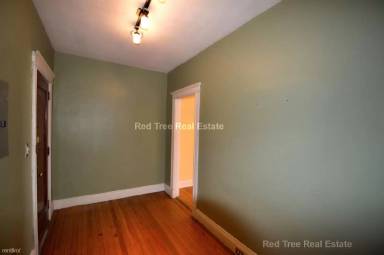 Main picture of 15 Park Dr