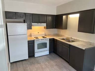 Main picture of 108 W Ball St
