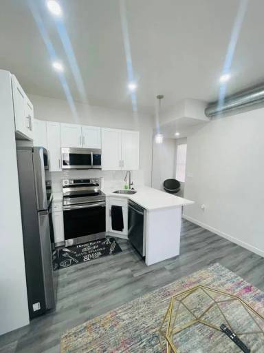 Main picture of 2701 Poplar St