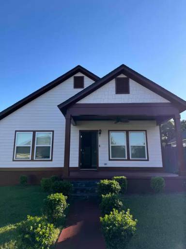 Main picture of 306 Brighton St