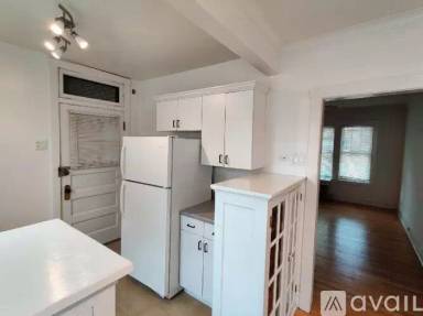 Main picture of 4017 W Berteau Ave