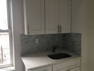 Main picture of 35 Kensington Ave