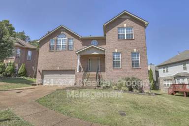 Main picture of 904 Creekedge Ct