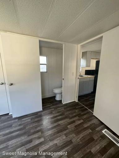 Main picture of 5691 Nelson St