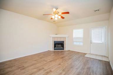 Main picture of 610 Maplewood Dr