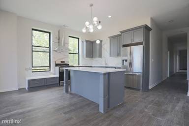 Main picture of 2701 W Thomas St