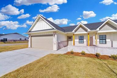 Main picture of 2320 S Spring Hill Ct