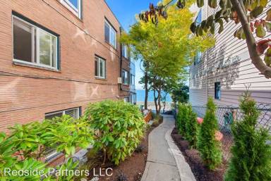 Main picture of 4027 Beach Dr SW