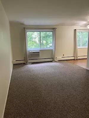 Main picture of 1290 Rockland Ave