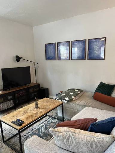 Main picture of 2515 Armstrong Ave