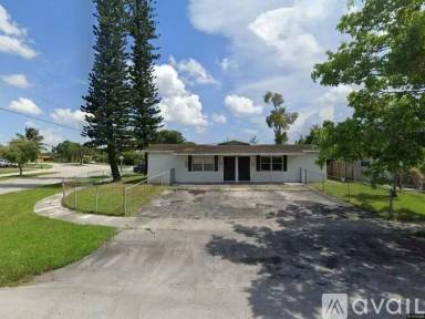 Main picture of 6400 NW 20th Ct