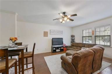 Main picture of 127 Armored Ave