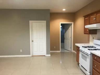 Main picture of 15234 La Valle St