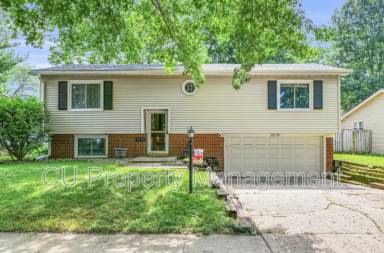 Main picture of 1010 Hollycrest Dr