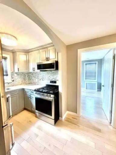 Main picture of 118 Sheridan Ave