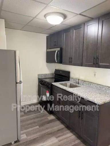 Main picture of 29 E Logan Ave