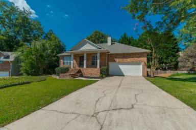 Main picture of 135 Greenmont Downs Trce
