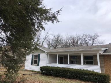 Main picture of 300 N Hillsdale Dr