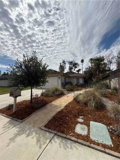 Main picture of 31123 Calle Aragon