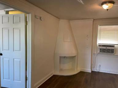 Main picture of 803 W 11th St
