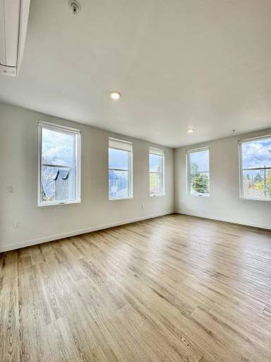Main picture of 4750 N Albina Ave