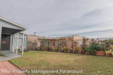 Main picture of 8726 S Hobart Blvd
