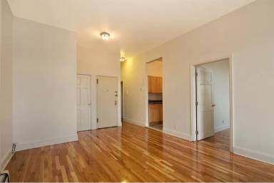 Main picture of 3148 Steinway St