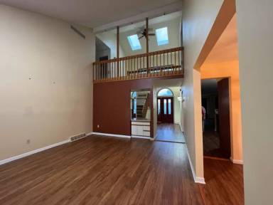 Main picture of 8 Cord Dr
