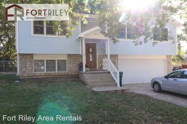 Main picture of 604 Cedar St