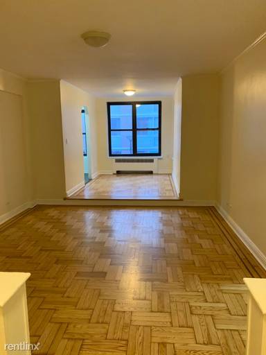 Main picture of 124 E 24th St