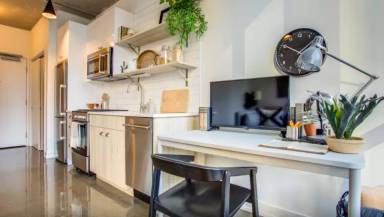 Main picture of 150 W Chicago Ave