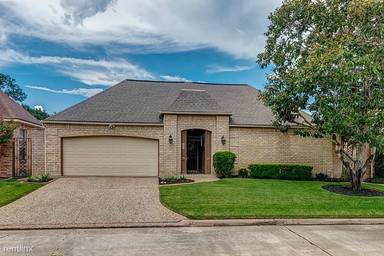 Main picture of 350 Champions Colony III