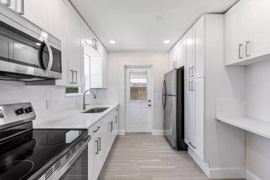 Main picture of 621 99th Ave N